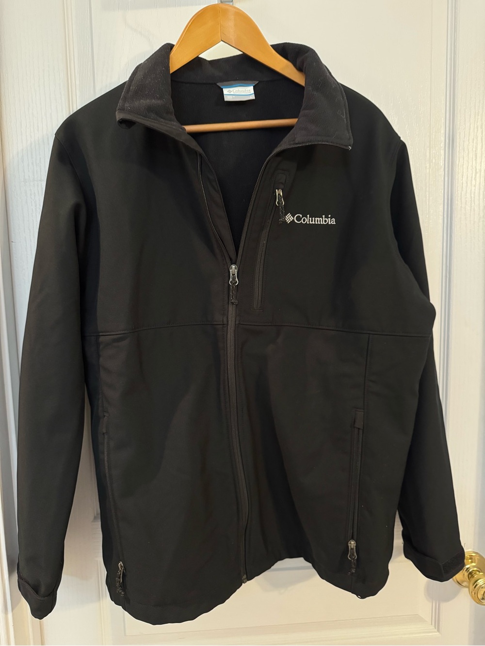 Columbia Men's Black Softshell Jacket L